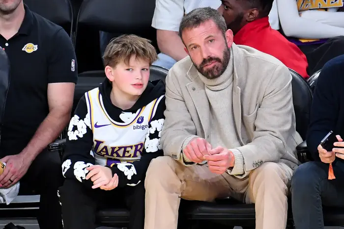 Appraisal to Ben Affleck’s Reaction To His 13-Year-Old Son Wanting To Buy A Pair Of $6,000 Sneakers, even though Ben Affleck might be a Hollywood star worth estimated $150 million, but the man seemingly knows where to draw the line when it comes to superficial purchases for his kids.And I Need To Know What You’d Do In This Situation...